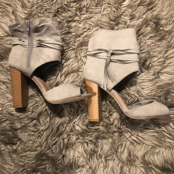 Shoes - Picture 2 of 3